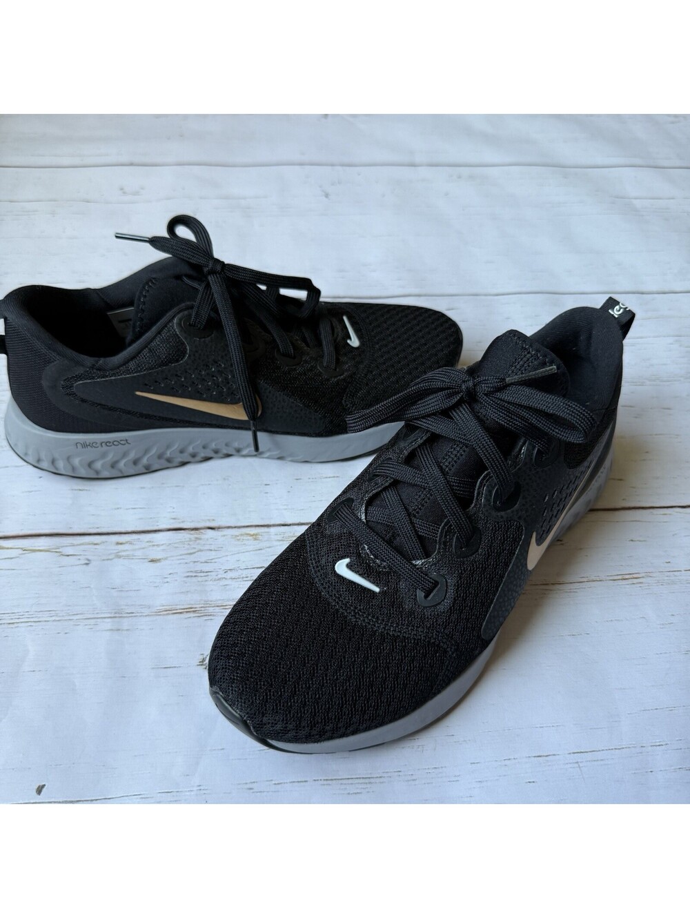 Nike Legend React Black Gold 2018 Running Shoes Women’s Size 8.5 AA1626-004